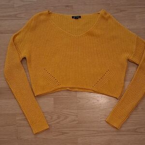 Wild Fable Cropped Yellow Sweater Size Small